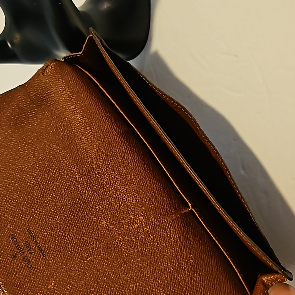 PREOWNED AUTHENTIC LOUIS VUITTON WALLET - Picture 4 of 12